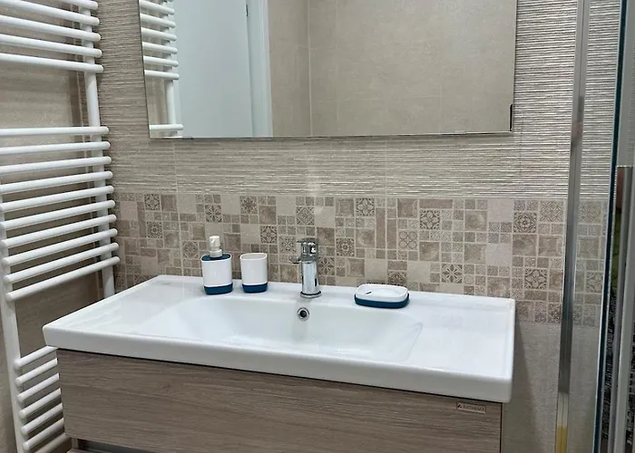 High Life In Exigent Plaza Romania Faza 4 부쿠레슈티